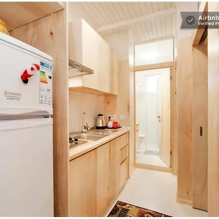 Newly-renovated 1 *