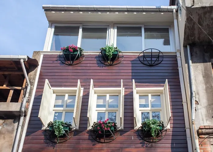 Newly-renovated 1 Istanboel